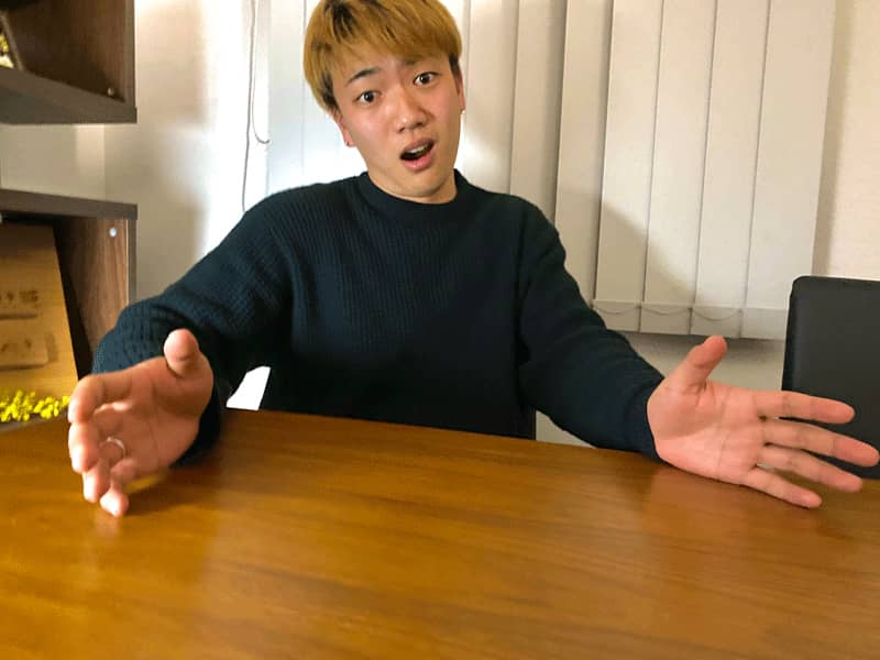 豊橋技術科学大学_ヤブ丸ポーズ