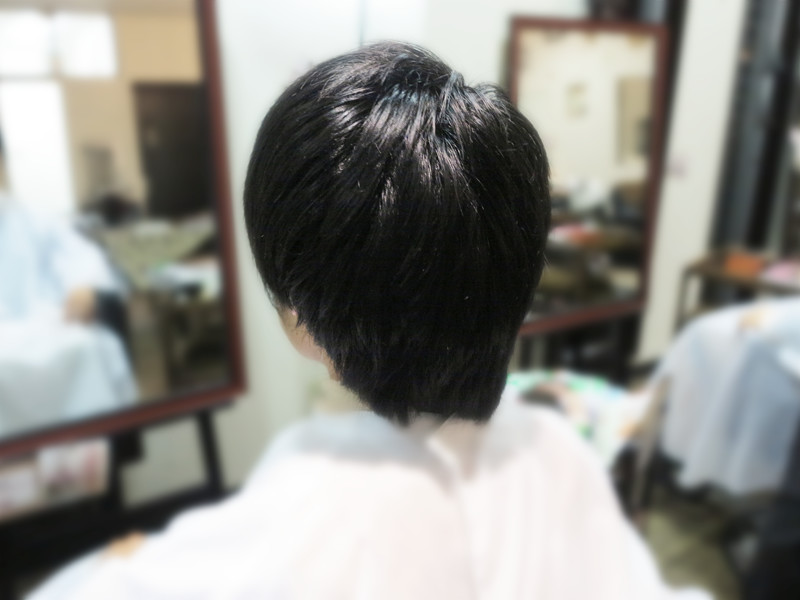 就活生髪型_ヘアカット前後ろ姿