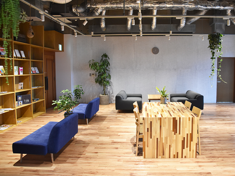 Startup Garage_内装