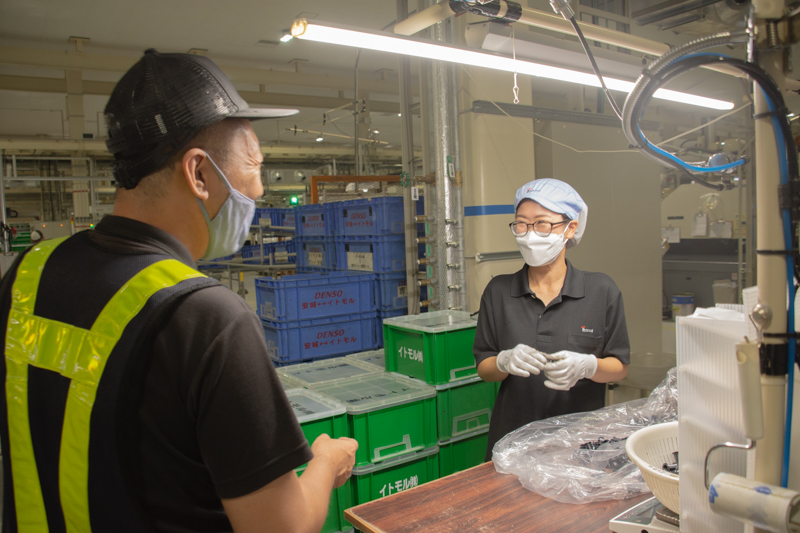 楽しく会話するパートと社員