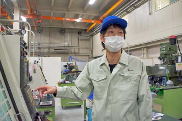 岡田さん作業風景