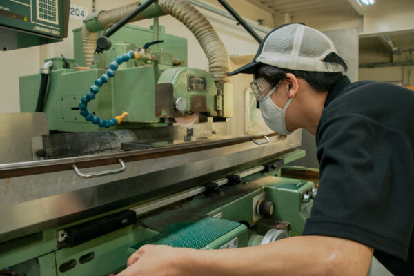 桑原さん作業風景