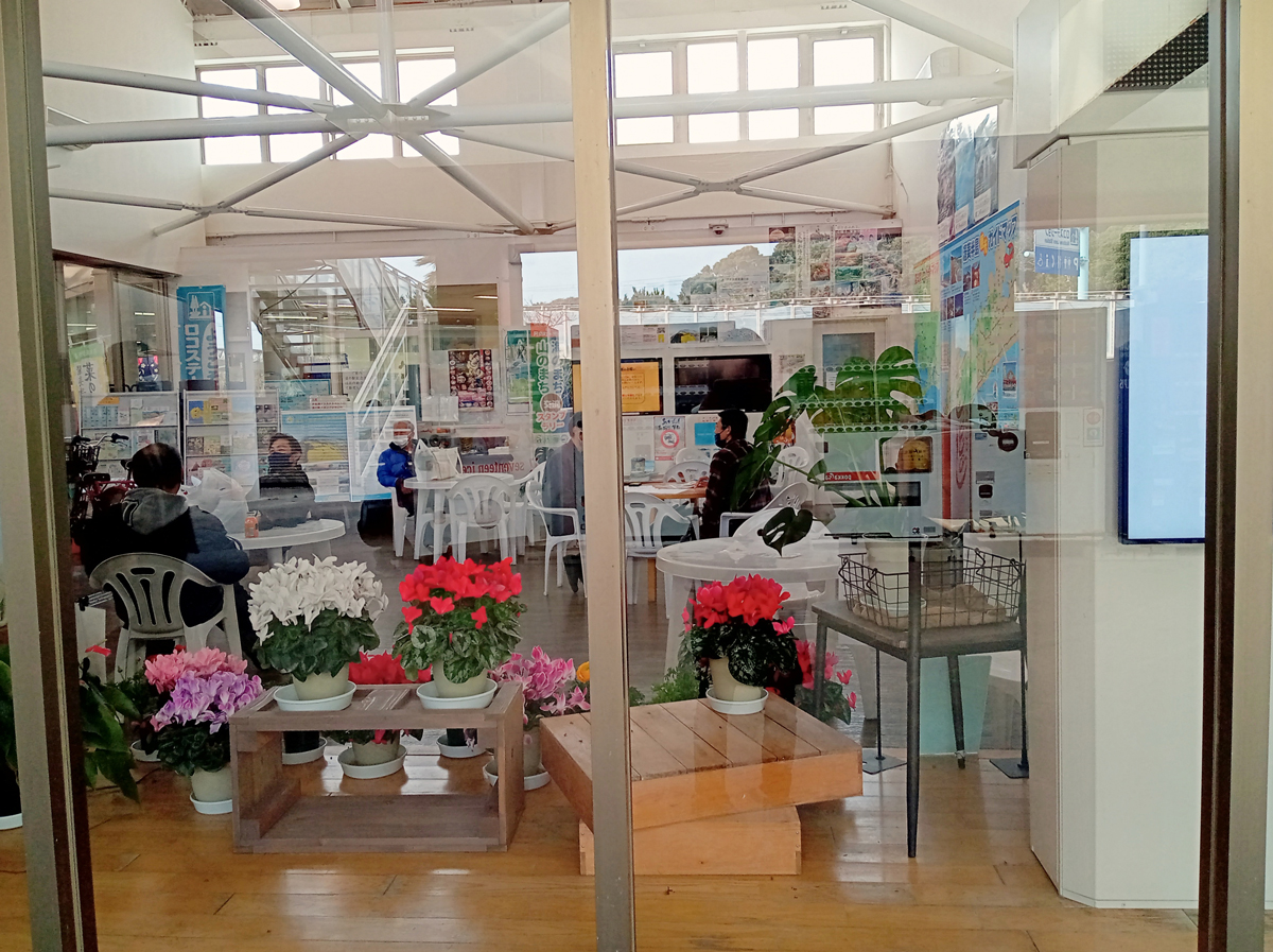 あかばねロコステーション_休憩所