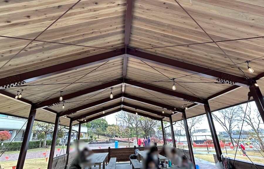 赤塚山公園リニューアル_屋根付き休憩施設