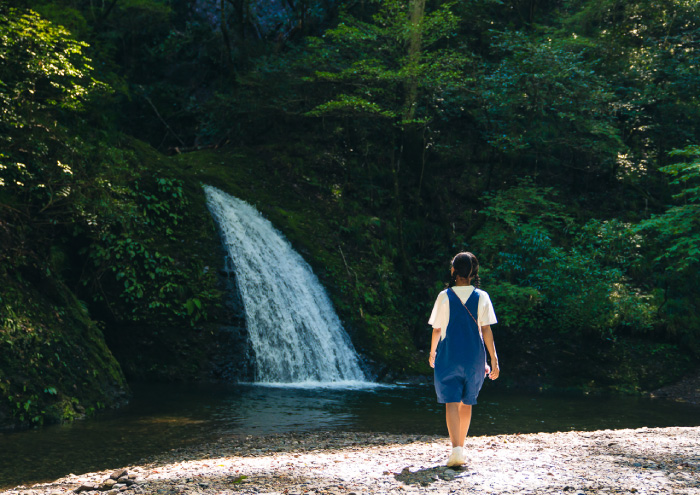 風になって遊ぼう阿寺の七滝