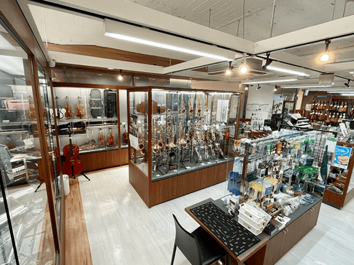オリエント楽器_店内
