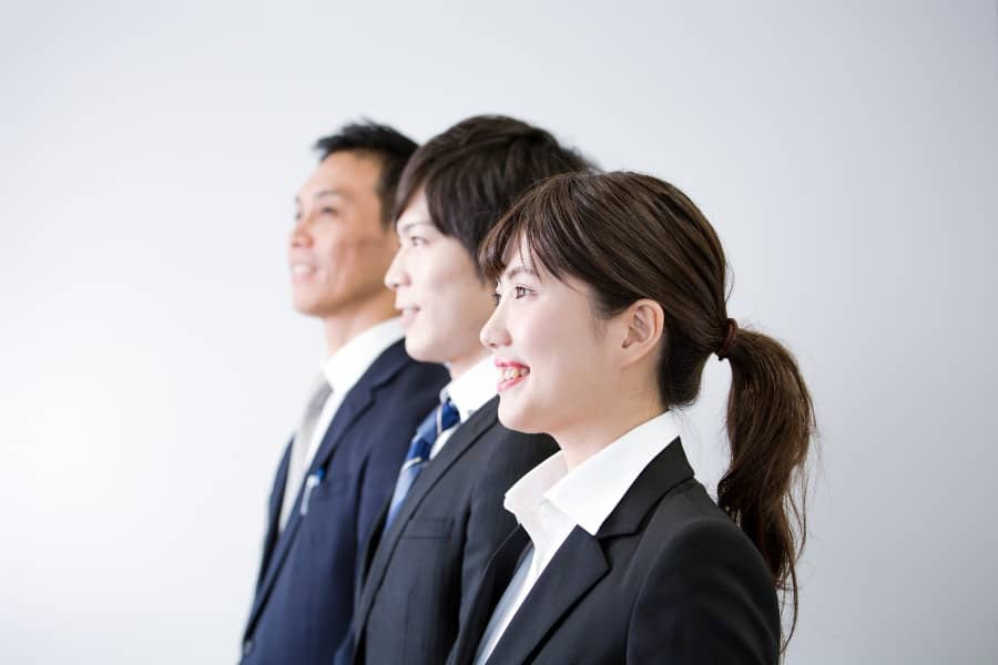 第二新卒_就活の若い男女