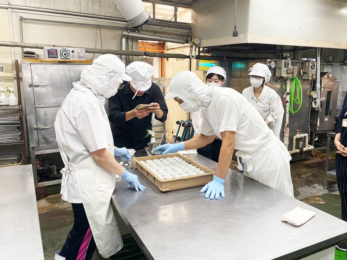 お亀堂取材風景