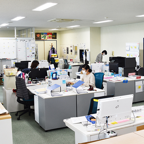 【事務職（正社員）】創業120年超の老舗うなぎ蒲焼工場｜カネナカ