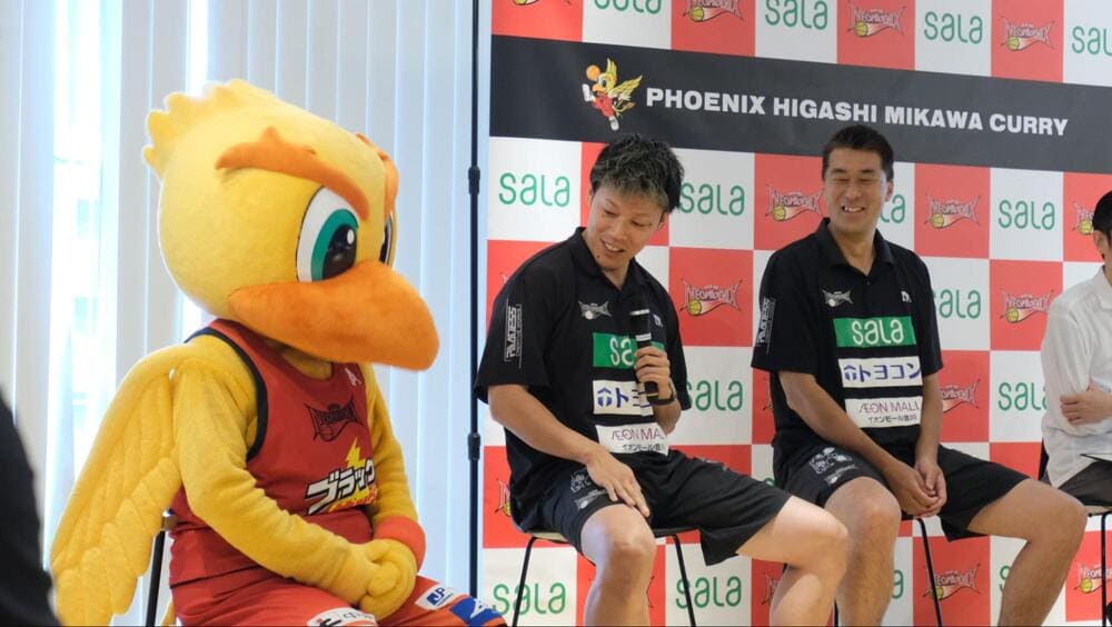 公式マスコットであるダンカーとのかけあい